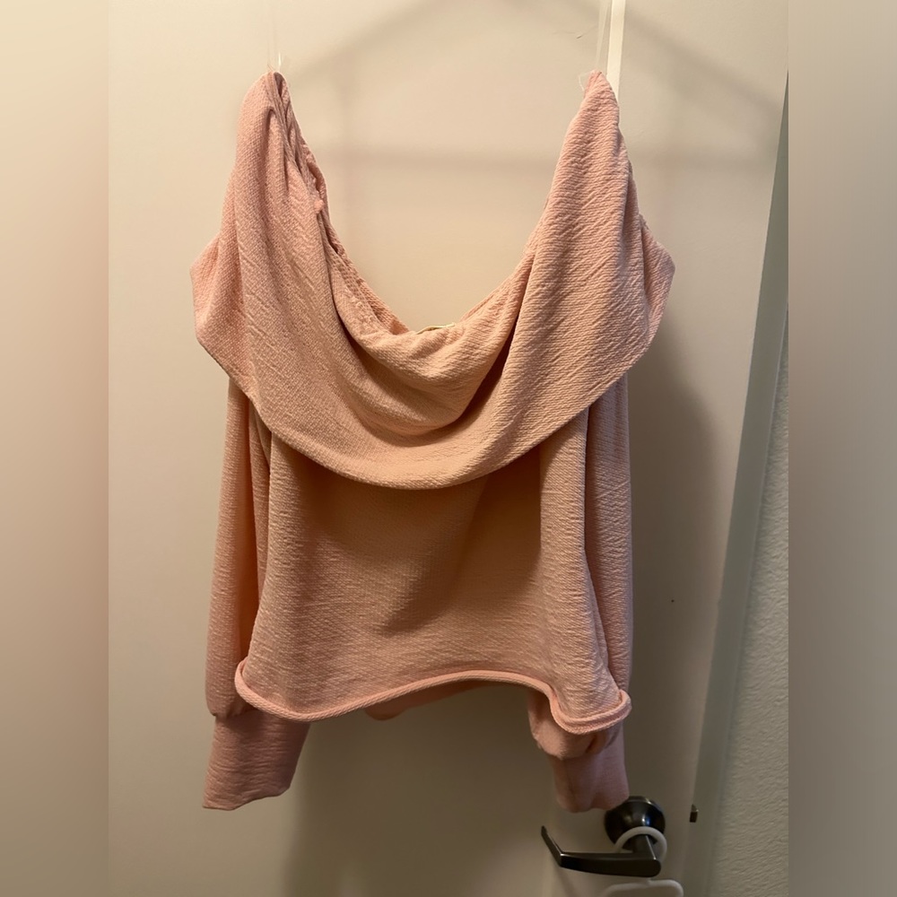 Off shoulder long sleeve